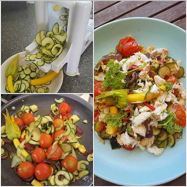 A low-carb, wheat-free recipe for crab pasta using spiralized courgettes instead of spaghetti.

Spiralize the courgettes.
Then saute in coconut oil or olive oil some onion, garlic, chopped red chillies, adding salt and pepper until soft and translucent.
Then finally add the spiralized courgettes, courgette flowers, and crab meat. This only needs cooking quickly as you dont want it to go too soft or mushy.
Finish off with some parsley.
A quick and easy low csrb and protein healthy meal!