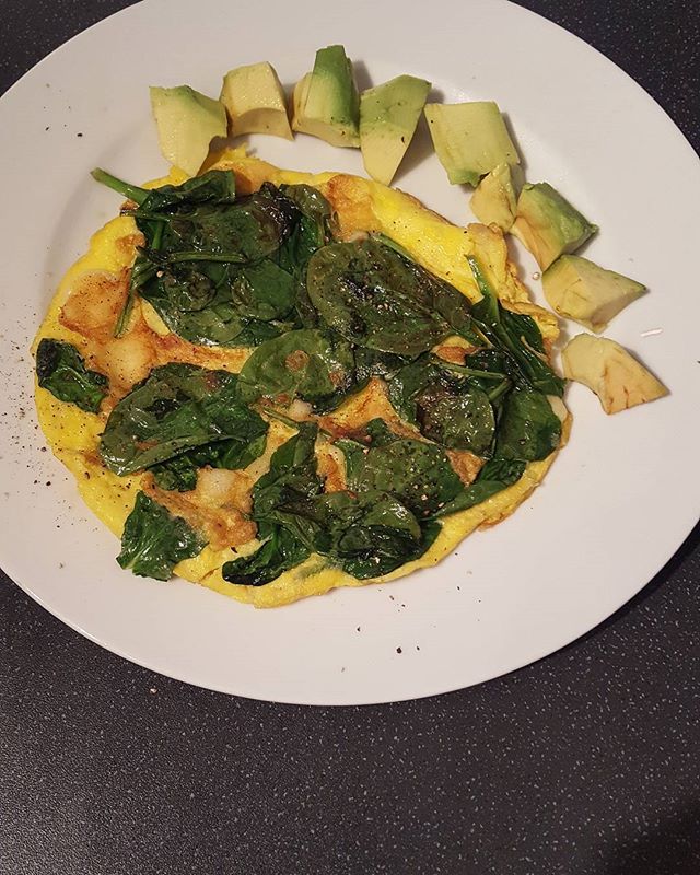 Protein for breakfast for a healthy start to the day.

Spinach and cheese omelette , with organic eggs, organic spinach leaves and unpasteurised Gruyere cooked in organic unpasteurised butter.
Protein, good complex carbs and good fats for optimum weightloss together with HIIT exercise and 16/18 twice weekly fast days.
Aged and unpasteurised cheese and fermented foods also good for gut health -(but avoid unpasteurised snd soft cheeses if pregnant).