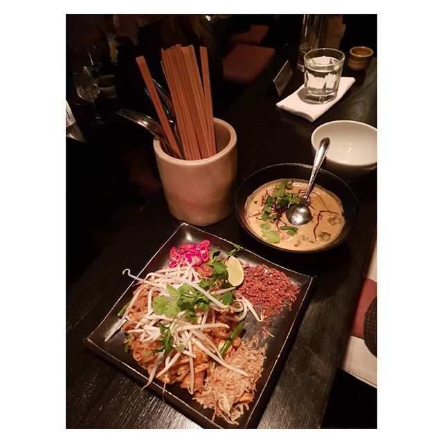 My fave London Asian Fusion restaurant Eightovereight.

Eating out healthily with a wheat free Pad Thai and Thai green curry. 
Accompanied by Sake and then a cheeky glass of Prosecco.
No I'm not driving! 
@eightovereight @sammijoknows