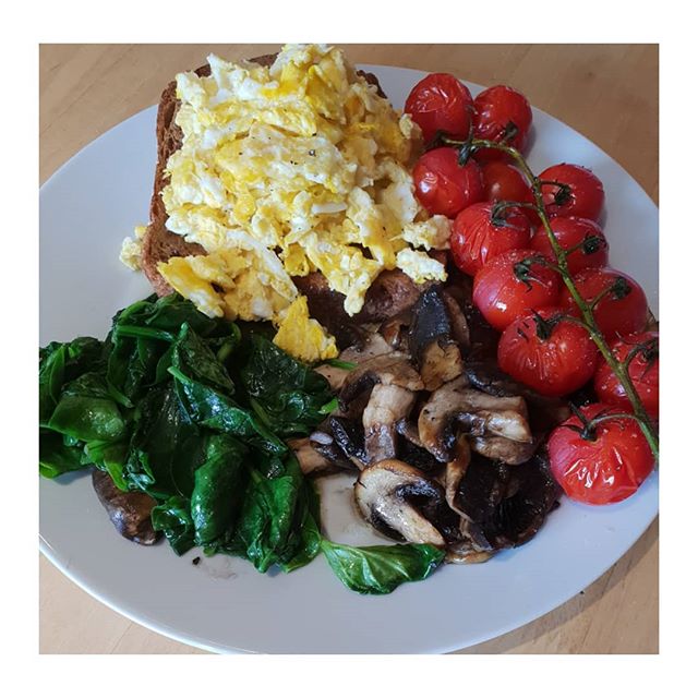 Friday's veggie brunch.

Midday today, 16 hours after yesterday evening's last meal at 8pm.  The 16hour fasting time gives the gut and body time to have a break from digesting food and if continued 2 days consecutively can help weight loss, gut health and overall wellbeing.
.
.
.
.