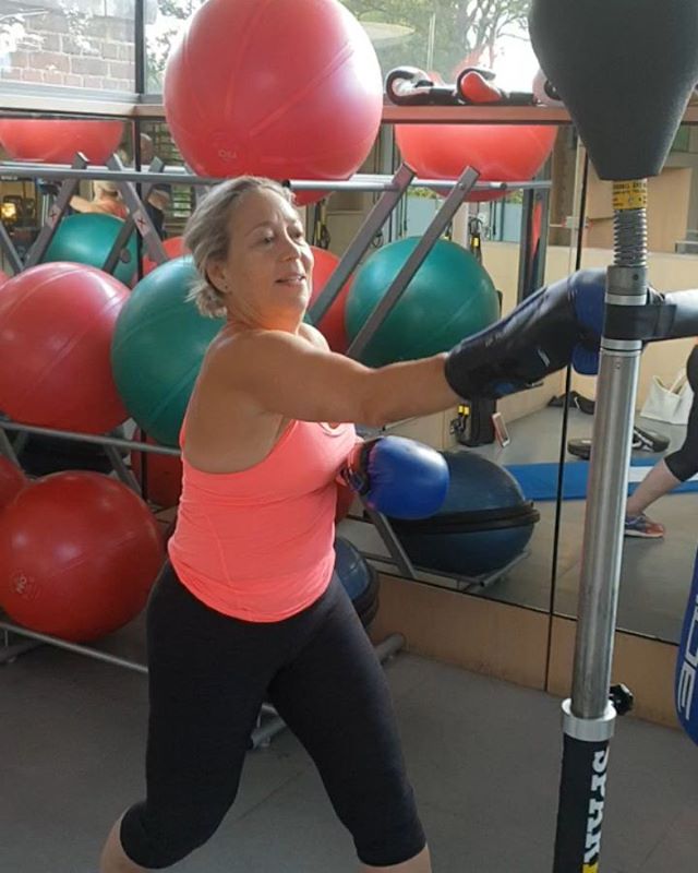 Harder than it looks! 
Early morning boxing training and HIIT workout.

Much easier to box with a trainer and pads than it is with this boxing practice machine that swings right back at you.
.
.
.