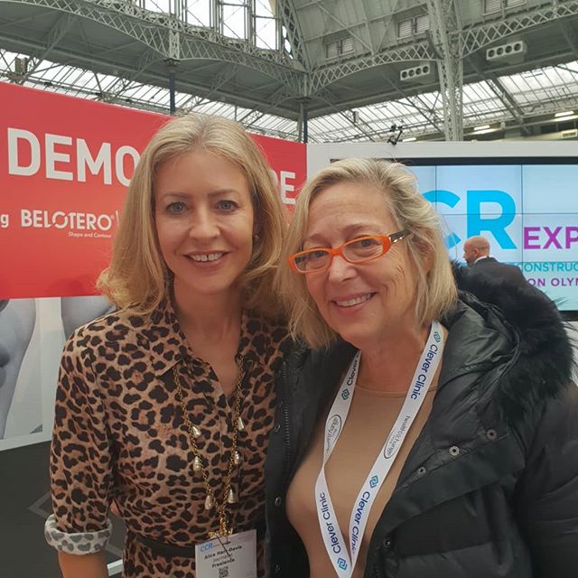 With @alicehartdavis @ccrexpo 
Alice (award winning beauty editor) is looking super glam whereas I am less glam,  more "au naturel" with no-makeup and mad orange specs.
.
I am at the CCR expo, an event for the clinical cosmetic and reconstructive surgery communities
My video clips are of the Tixel eye rejuvenation treatment with @drsabrinashahdesai
A dermal filler injectables nose reconstruction 
And facial contouring with Accent Prime machine with @drpablonaranjo .
.
.
.