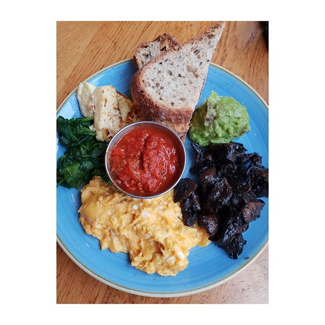 Only intended to have just an Expresso coffee after my Pilates class.....
.
.
However I ended up with a veggie brunch! .
.
Scrambled eggs, wilted spinach, mushrooms, grilled halloumi cheese,  7-seeded sourdough toast, spicy chilli tomato relish, smashed avocado.
.
.
.
.
.