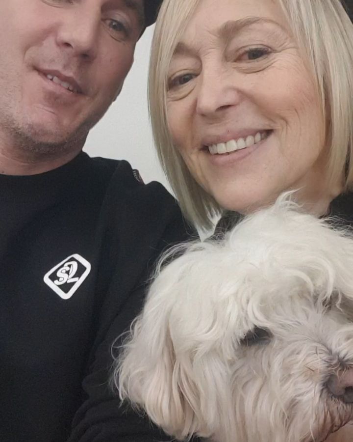I always post an in-salon selfie when my hair is looking its post-haircut best.  However this time the pic ended up accidentally being a video   as @andysmith_stylist hijacked the phone.
Lucy the westie x bichon wanted to be included. .
A great haircut makes you feel good and can renew self-confidence, self-esteem and positivity.
.
.
.
.
.





@misslucy_lou