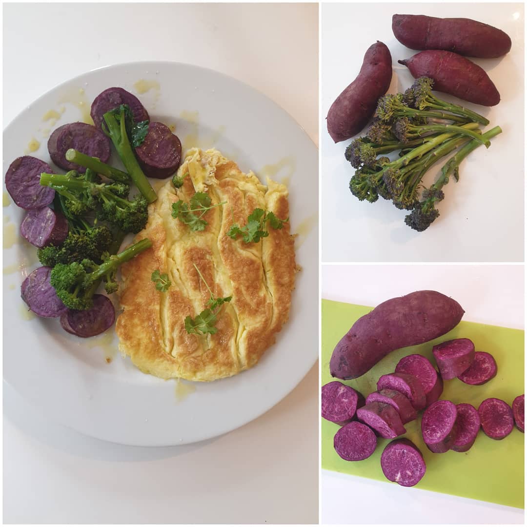 We should vary our daily diet as much as we can, eating colourful vegetables as much as possible.
.
This was my super-healthy protein and good carbs breakfast today consisting of purple sprouting broccoli, purple sweet potatoes and organic eggs with a drizzle of extra virgin olive oil. .
All brightly coloured fruit and vegetables contain antioxidants – compounds which play a key role in protecting our bodies – and many naturally purple-coloured foods contain an antioxidant called anthocyanin. This is a beneficial plant pigment which gives fruit and veg their deep red, purple or blue hues.
.
This antioxidant can help your immune system and reduce inflammation in the body. .
.
.
.
.